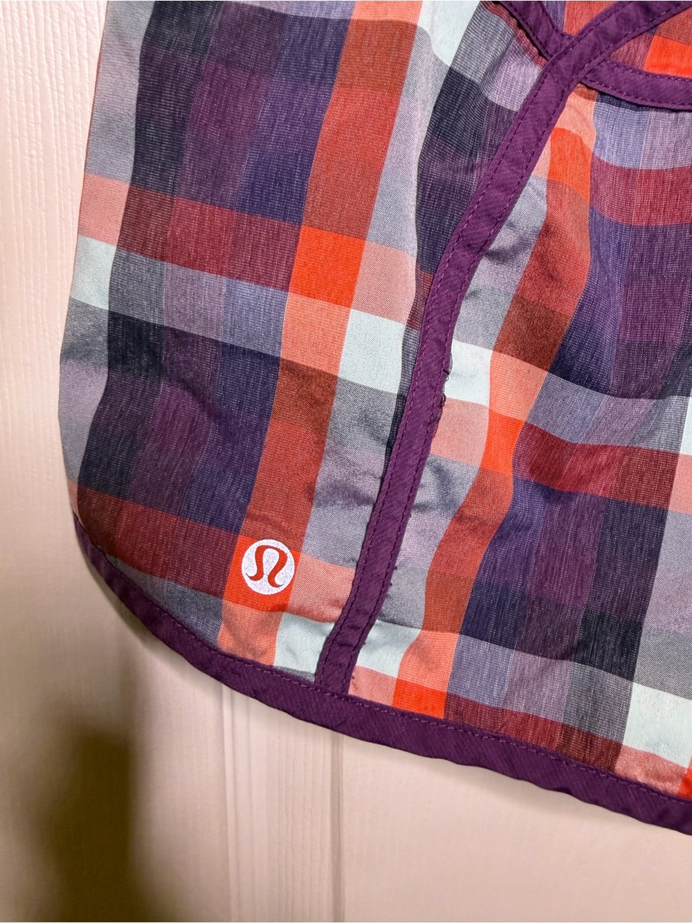 Lululemon Tracker Short Heathered Berry Yum Check Purple Plaid Running Size 8 - Picture 4 of 7